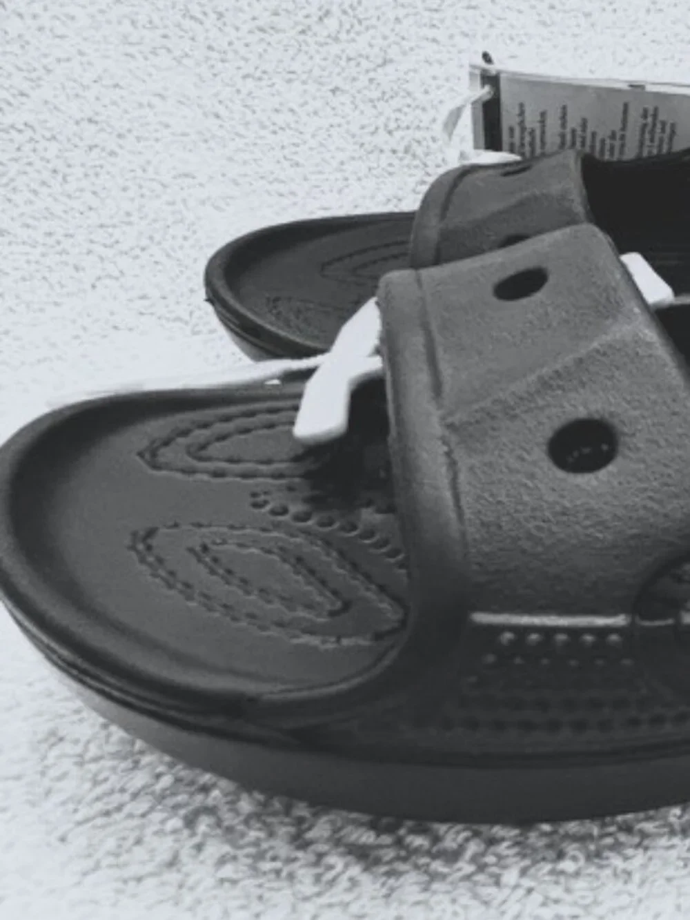 Crocs unisex black Baya slide on sandal NWT Men's Size 9/Women's Size 11
